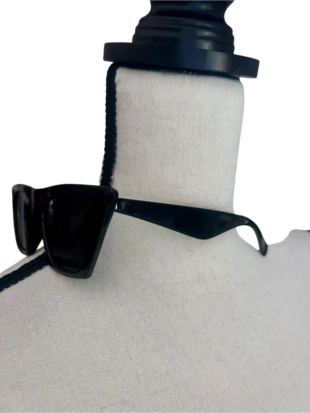 Mosanana MS51801 Black Square Cat Eye Sunglasses Retro Angular